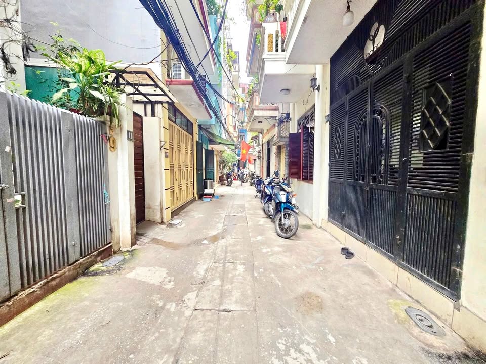 Nhà Thụy Khuê 27m² giá 7.59 tỷ - Thiết kế tối ưu, vị trí đắc địa!