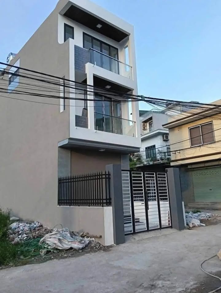 Nhà phố Hạ Long 67m² giá 3 tỷ - Ô tô đỗ cửa, sẵn sàng ở ngay!