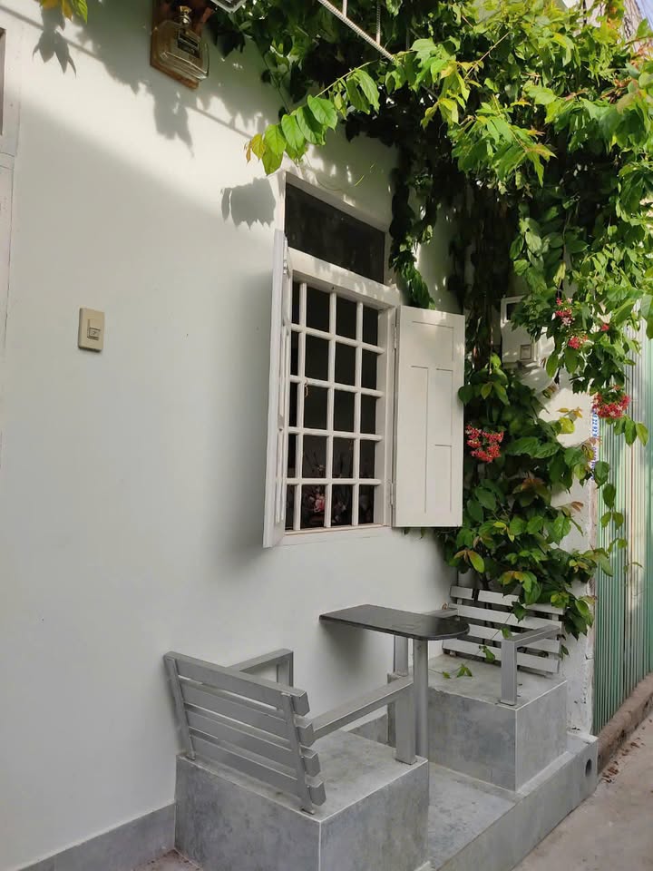 Nhà phố Trần Quý Cáp Phan Thiết 47m² giá 1.5 tỷ - Nhà mới, chỉ việc dọn vào!