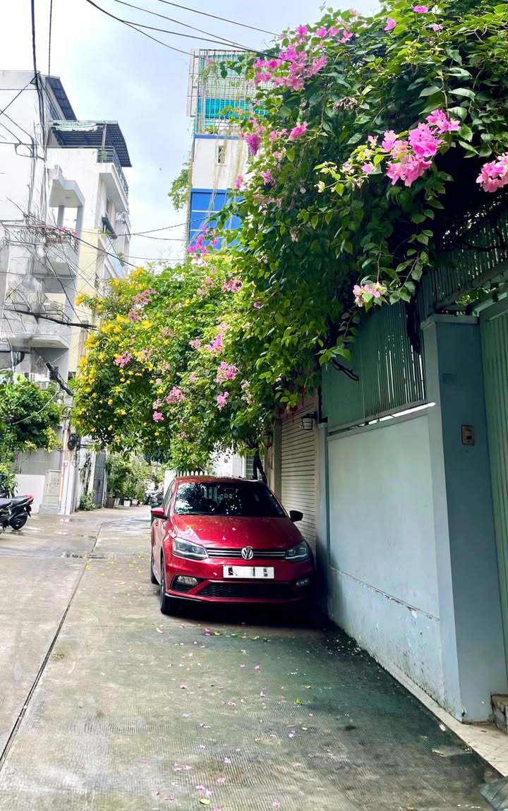 Bán nhà Quận 10 - Tô Hiến Thành 46m² giá 10.9 tỷ - Sân thượng thoáng mát!