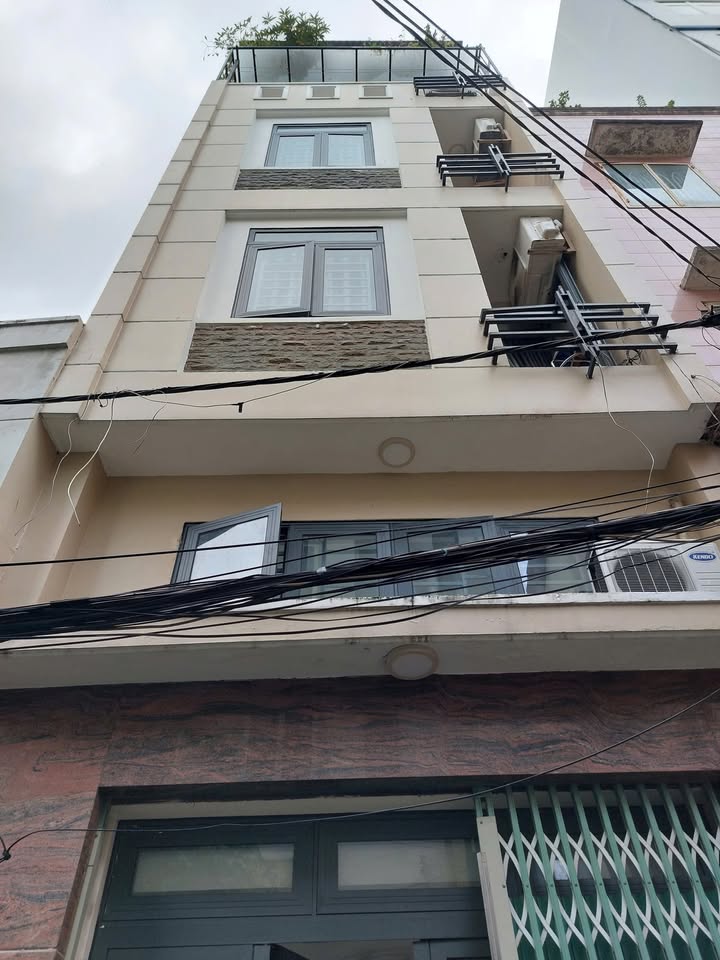 Nhà 5 tầng Cô Bắc, Q1 - 40m² chỉ 18 tỷ - Vị trí đắc địa bên siêu dự án Manhattan!