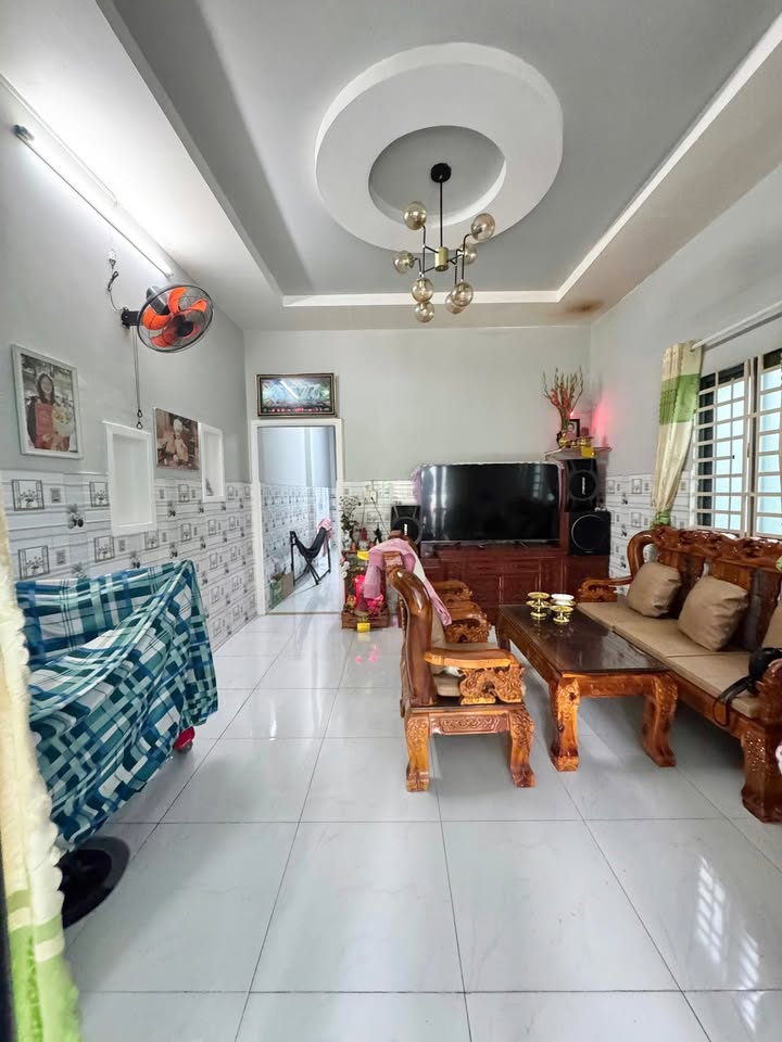 Nhà cấp 4 hẻm xe ô tô tại Bình Nhâm, Thuận An 84m² giá 2 tỷ - Sổ hồng chính chủ!