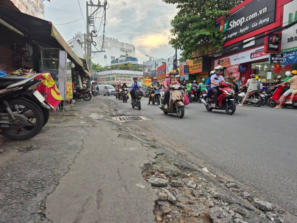 Đất lô góc 2 mặt tiền Nguyễn Duy Cung, 71m² giá 8.5 tỷ - Kinh doanh sầm uất!