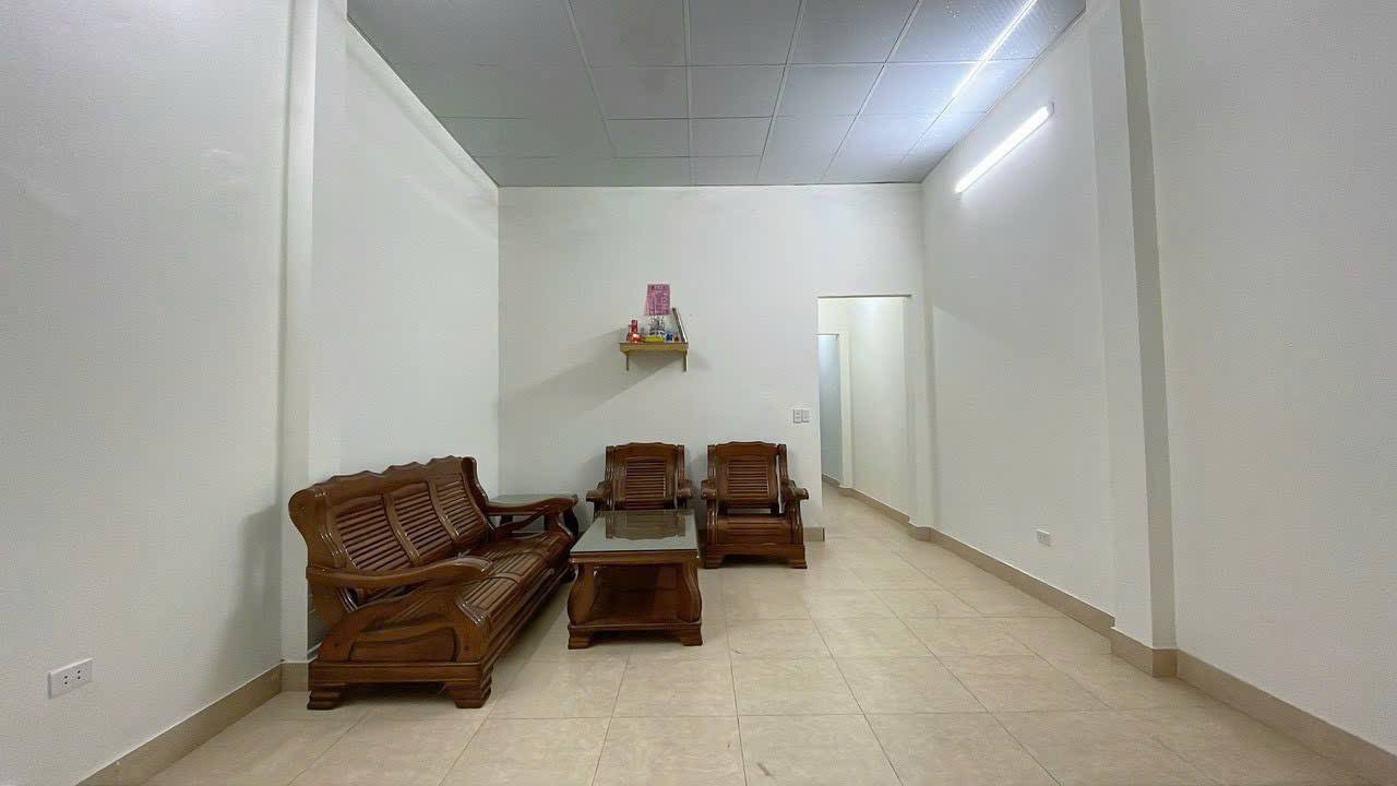 Nhà cấp 4 Cam Đường 109,2m² giá 1.3 tỷ - Mặt tiền thoáng đẹp, ô tô đỗ cửa!