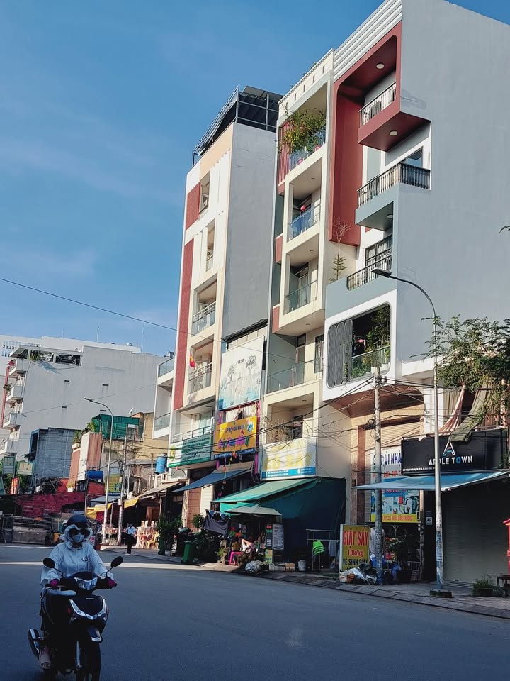 Mặt tiền Phạm Văn Bạch 134m² giá 18.999 tỷ - Đầu tư sinh lời tiềm năng!