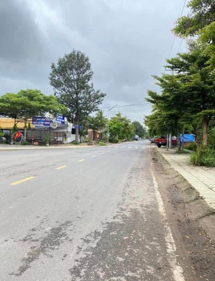 Đất mặt tiền đường Thống Nhất, Phú Hội, Đức Trọng 700m² giá 5.5 tỷ - Cơ hội đầu tư tuyệt vời!