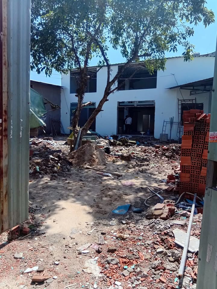 Cho thuê mặt bằng kinh doanh đường 26/3, Bình Hưng Hòa 275m² - Vỉa hè rộng thích hợp mở quán ăn!