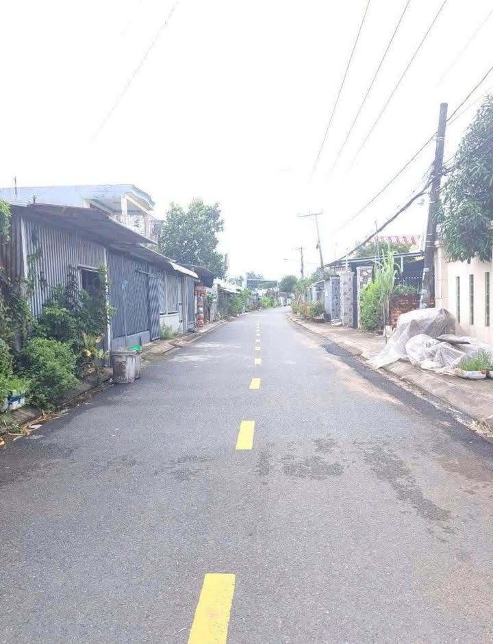 Đất nền mặt tiền Lê Thị Hồng Gấm, 100m² giá chỉ 950 triệu - Cơ hội đầu tư tốt!