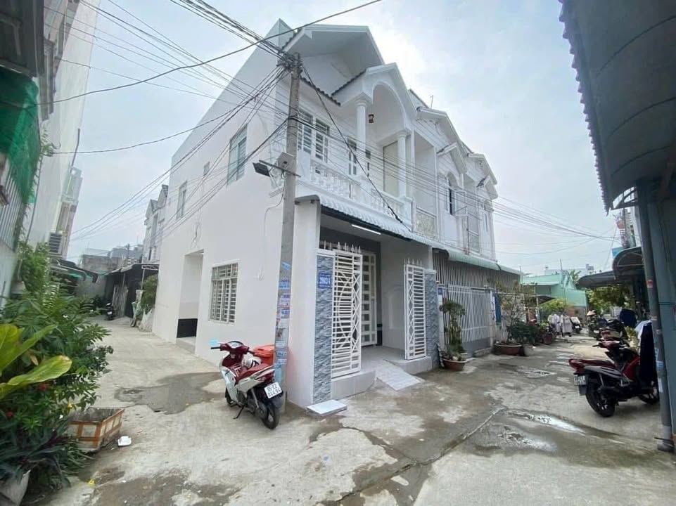 Nhà cho thuê góc 2 mặt tiền hẻm 11 Nguyễn Văn Linh 52m² giá 6.5 triệu - Không gian thoáng đãng!