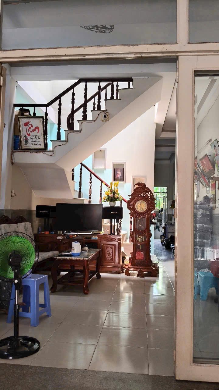 Nhà mặt tiền Tân Xuân, Hóc Môn 80m² giá 7.3 tỷ - Kinh doanh sầm uất!