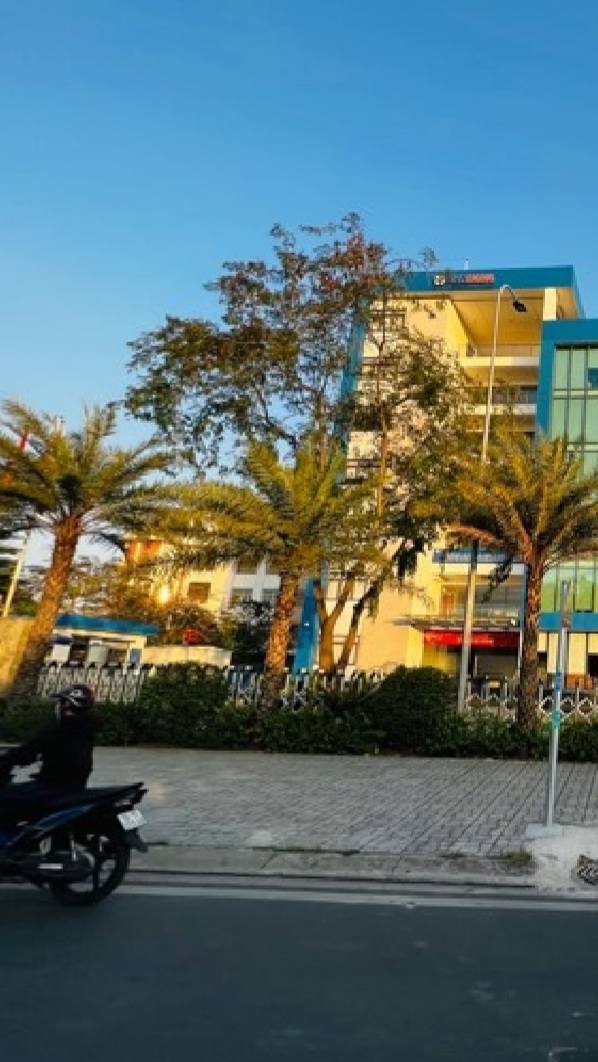 Bán nhà mặt tiền Hóc Môn 132m² chỉ 7 tỷ - Khu vực sầm uất, tiện ích đầy đủ!