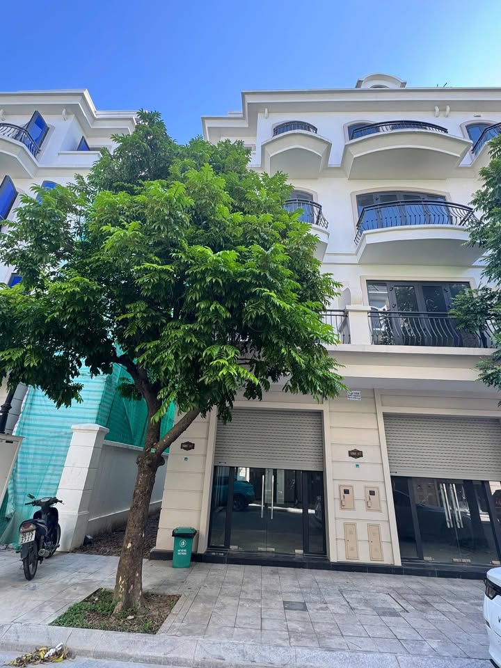 Căn hộ Masteri Nghĩa Trụ 72m² giá 10.5 tỷ - Vị trí đắc địa, sẵn sổ!