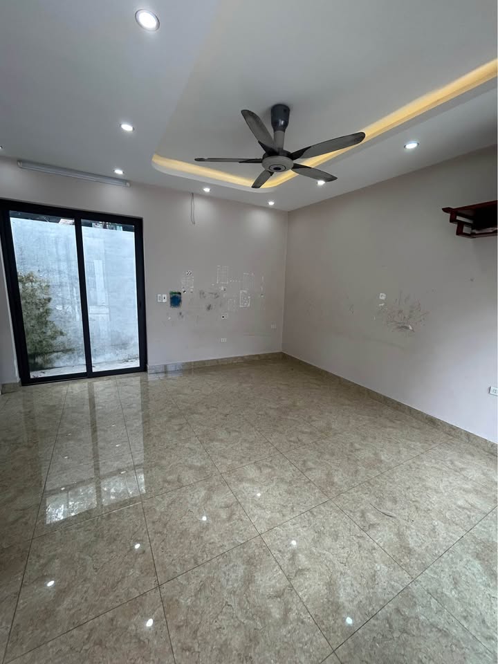 Nhà Cẩm Thạch 115m² giá 1 tỷ - Full nội thất, ô tô vào tận cửa!