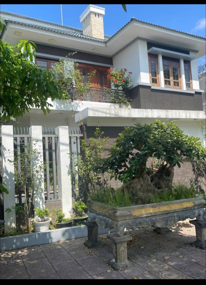 Biệt thự Cẩm Bình 304m² giá 15 tỷ - Thiết kế không gian xanh hoàn hảo!