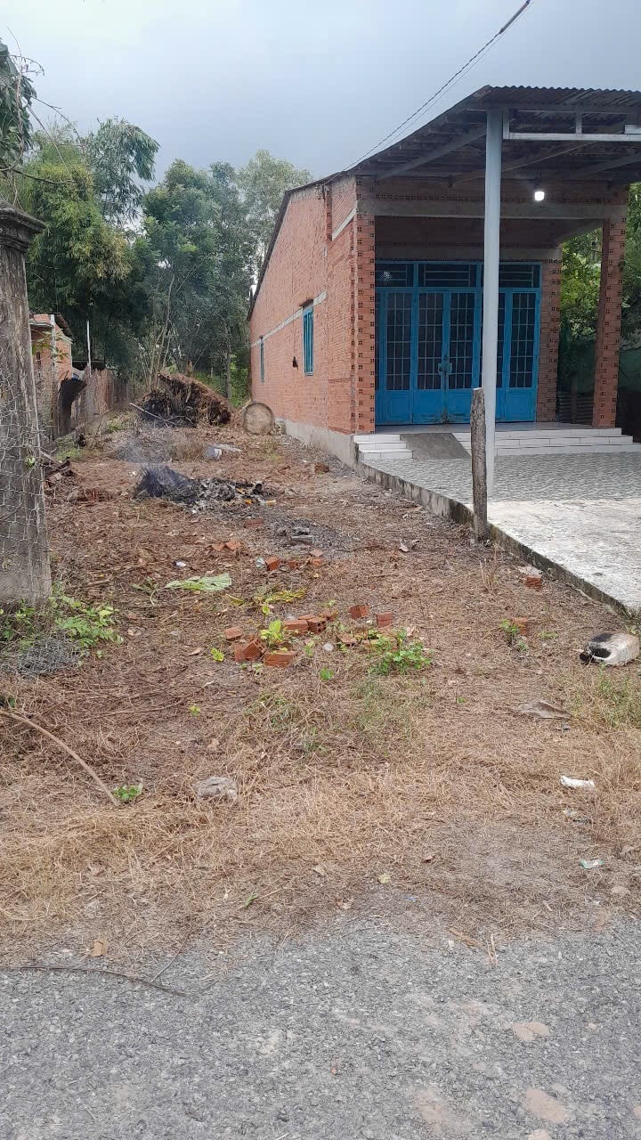 Bán nhà cấp 4 + đất 250m² tại xã Thạnh Đức, Gò Dầu - Giá chỉ 700 triệu!