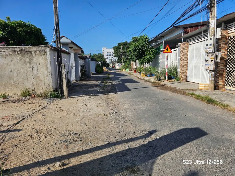 Nhà phố Hẻm 59 CMT8, Phường 3, 116m² giá 1.8 tỷ - Gần Coopmart!