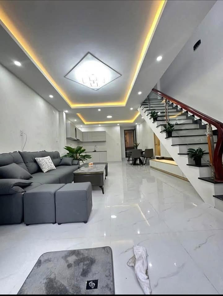 Nhà 2 mặt tiền Đà Lạt 50m² giá 5.25 tỷ - Vị trí đắc địa ngay trung tâm!