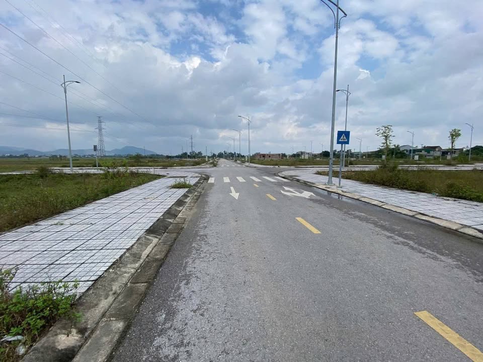 Đất đấu giá Hưng Đông 160m² giá 4.98 tỷ - Gần chợ, vị trí đắc địa!