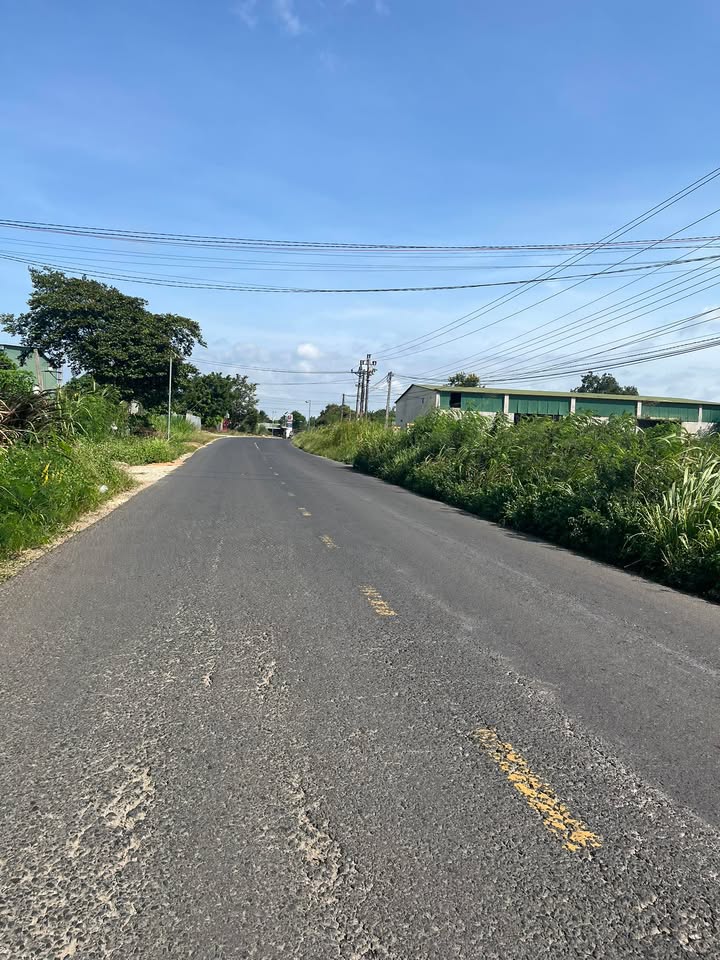 Đất nền Ea Kar Đắk Lắk 1560m² giá 1.5 tỷ - Vị trí đông dân cư, sổ đỏ chính chủ!