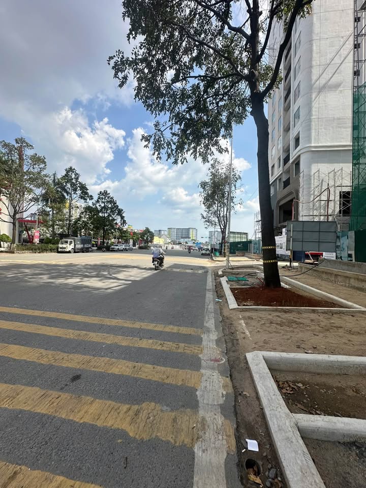 Đất mặt tiền GS 2 Dĩ An 81m² giá 7.739 tỷ - Vị trí đắc địa gần sân bay!