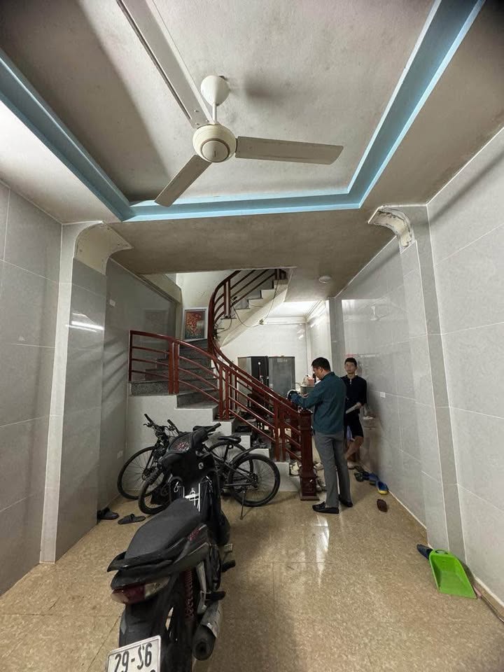 Nhà 4 tầng đường Triều Khúc, quận Thanh Xuân, 36m² - Thiết kế hiện đại, sổ đỏ chính chủ!