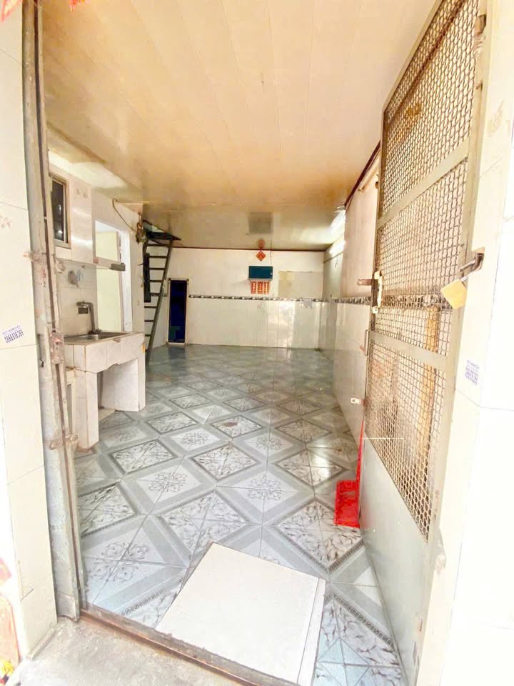 Nhà hẻm ba gác đường Âu Cơ, quận 11 - 24m² chỉ 6 triệu/tháng - Thích hợp ở gia đình!