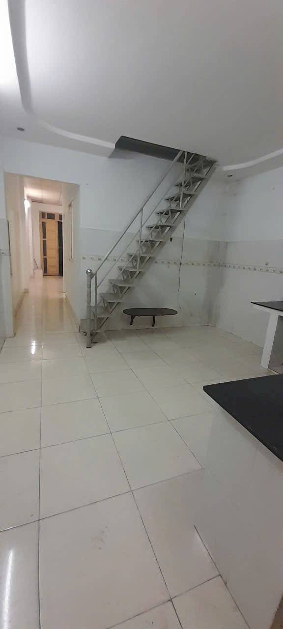 Nhà cho thuê hẻm 6m, Tân Sơn Nhì 72m² giá 12 triệu - Phù hợp nhiều loại hình kinh doanh!