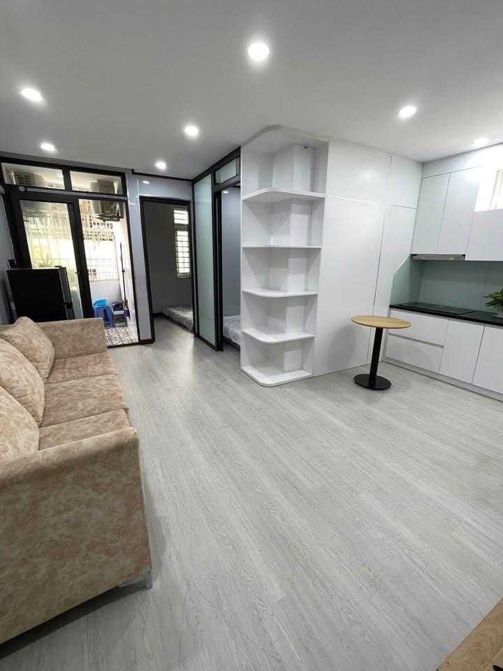 Căn hộ CCMN ngõ 25 Xã Đàn 52m² giá 2.1 tỷ - Thiết kế hiện đại, thoáng mát!