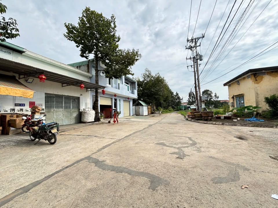 Đất nền KDC 135 Bến Lức 132m² giá 2.8 tỷ - Vị trí trung tâm thuận lợi!