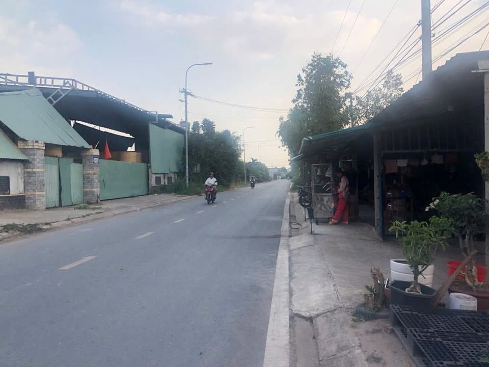 Nhà mặt tiền Nguyễn Thị Hạnh, Đức Hòa, 470m² giá 7 tỷ - Đầu tư sinh lời ngay!