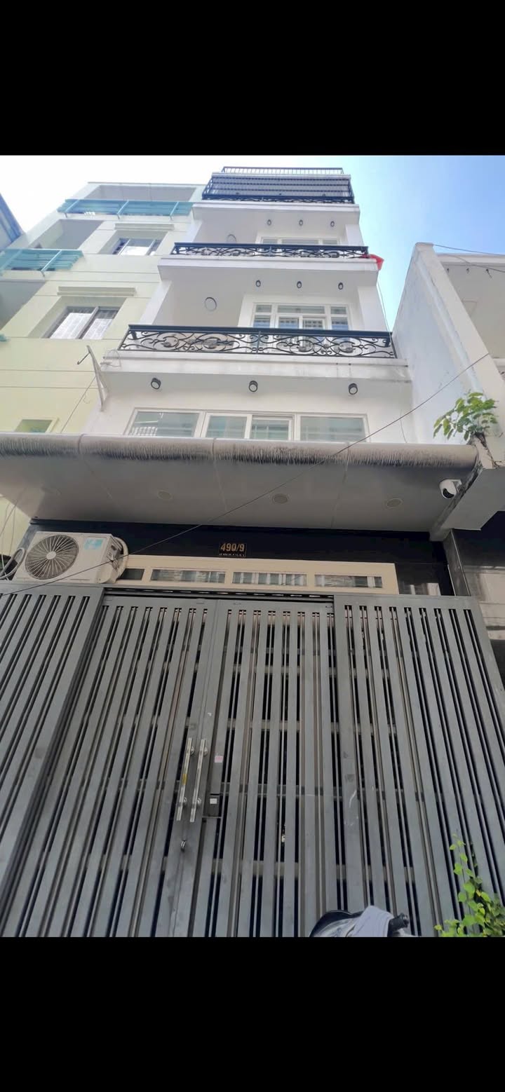 Nhà phố Lê Văn Sỹ, Q3 - 40m² giá 11.7 tỷ - Tặng toàn bộ nội thất!