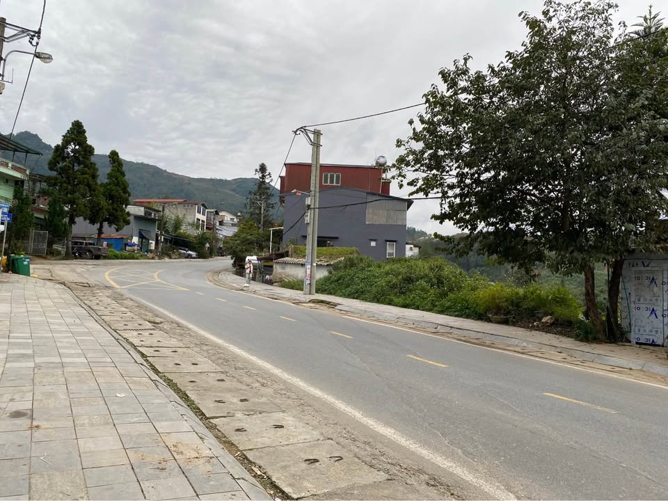 Đất mặt tiền 15m đường Điện Biên Phủ Sa Pa 405m² giá 1x tỷ - Cơ hội đầu tư hấp dẫn!