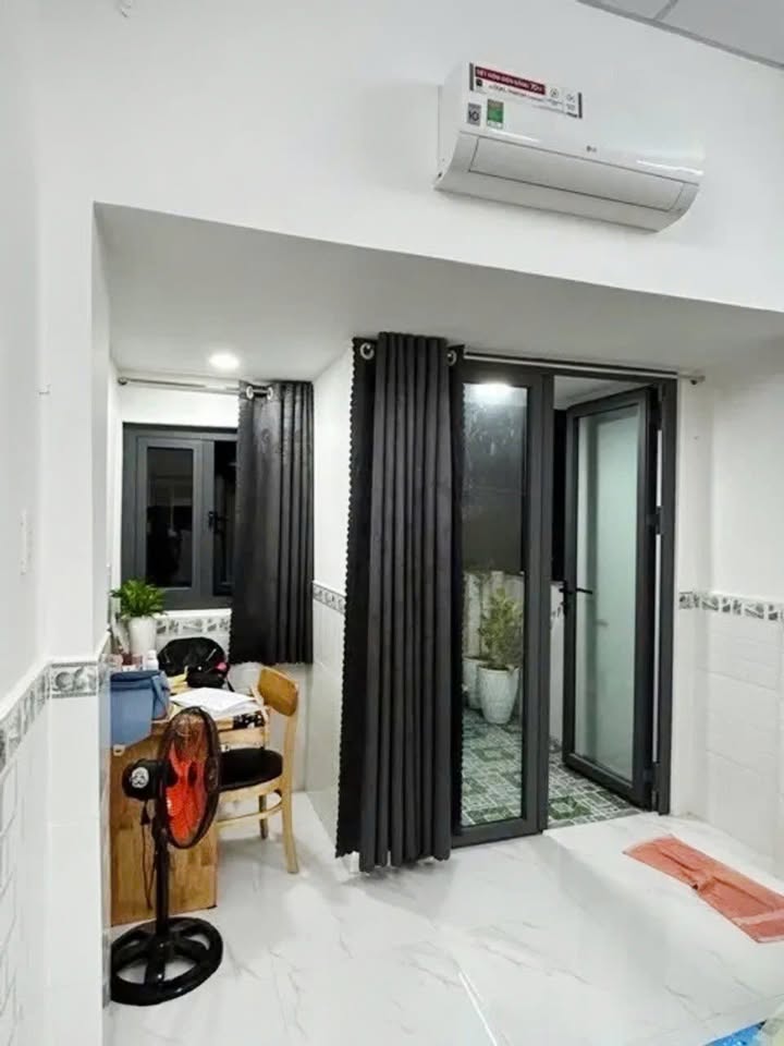 Nhà 2 Tầng BTCT Tô Hiến Thành Quận 10 52.5m² giá 6.5 tỷ - Sổ đỏ chính chủ giao ngay!