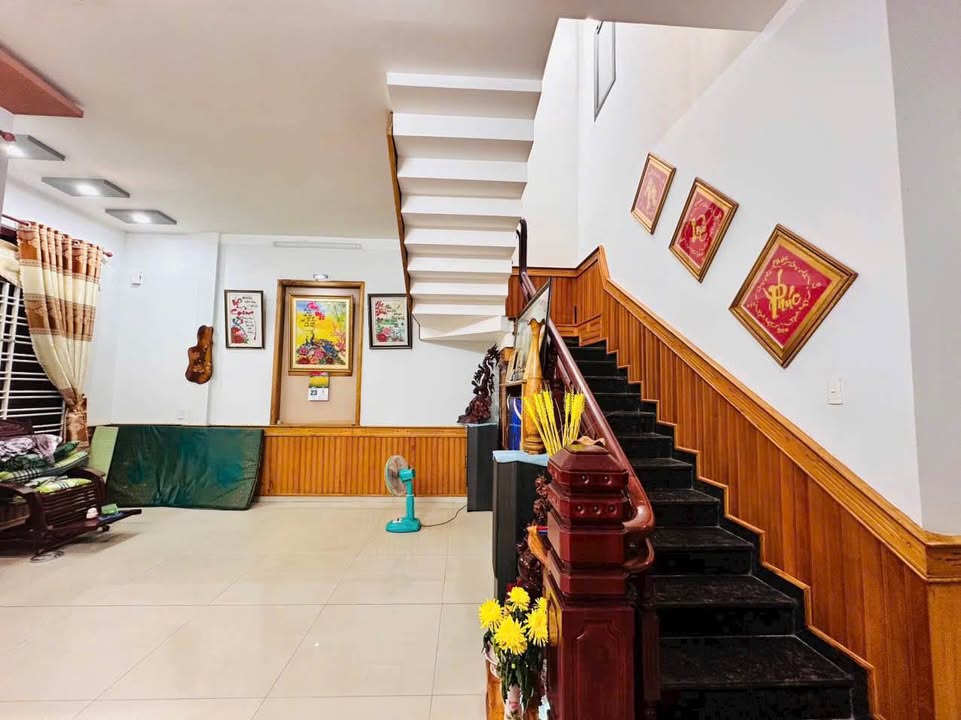 Nhà bán Hẻm 92 Nguyễn Xuân Nguyên, Tân An 136m² giá 3.35 tỷ - Đầu tư sinh lời!