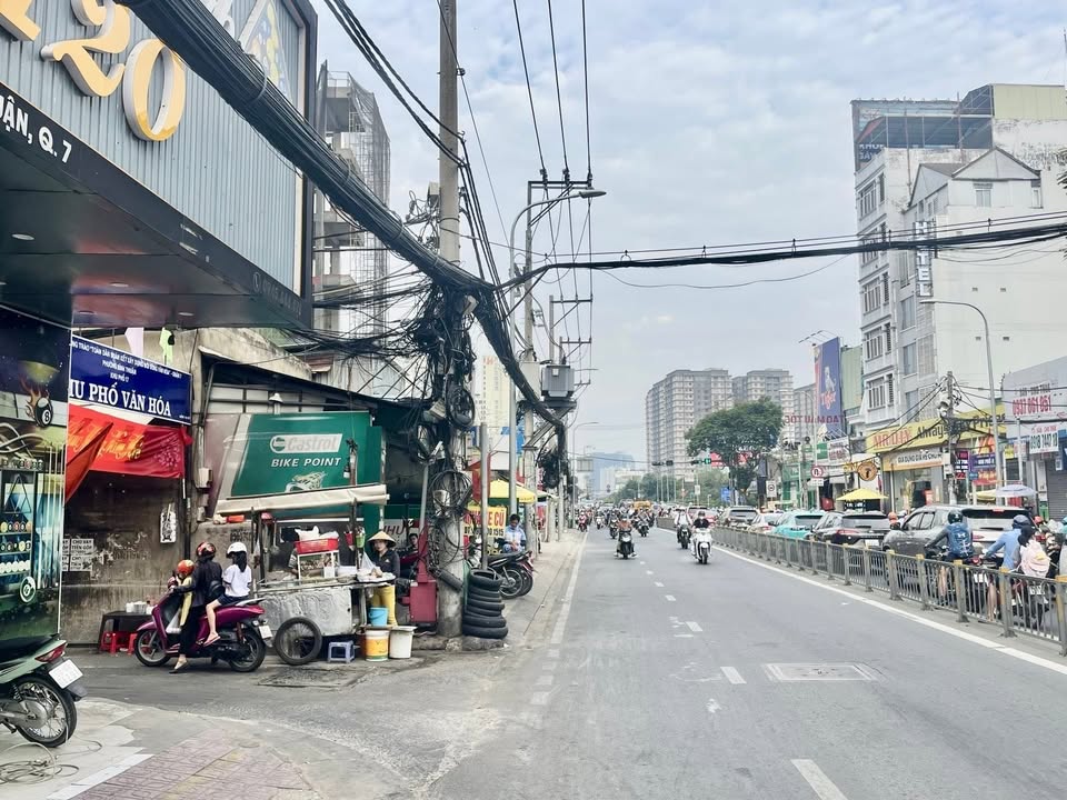 Nhà phố quận 7, hẻm 6m, 157m² giá 17.4 tỷ - Tiềm năng đầu tư lớn!