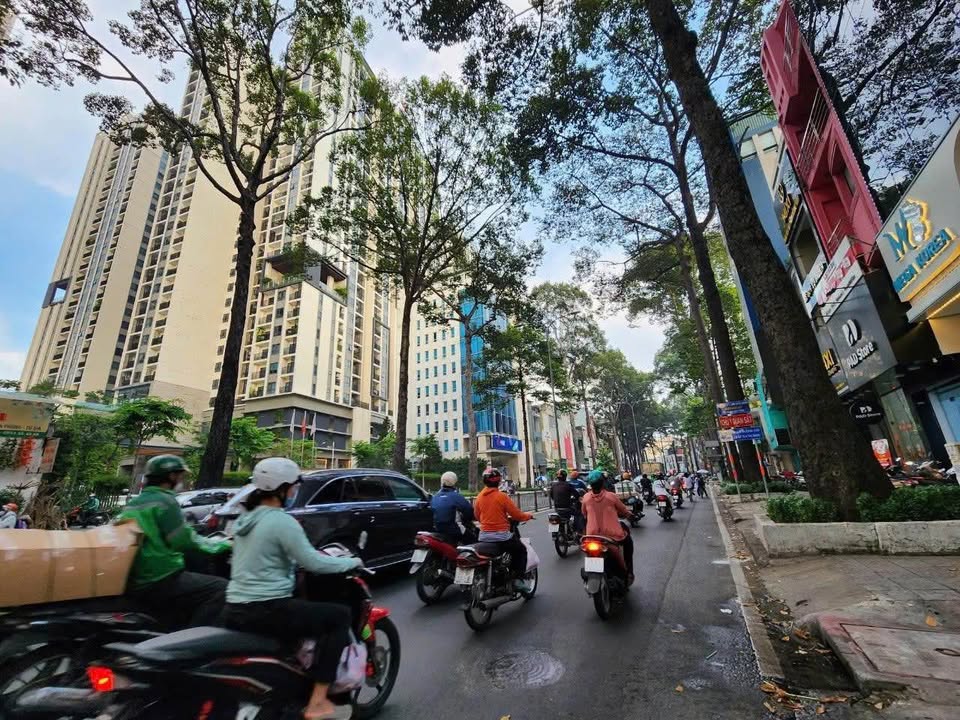 Cho thuê nhà góc 2 mặt tiền đường 3/2, quận 10 - Diện tích 88m², vị trí đẹp, phù hợp nhiều ngành nghề!