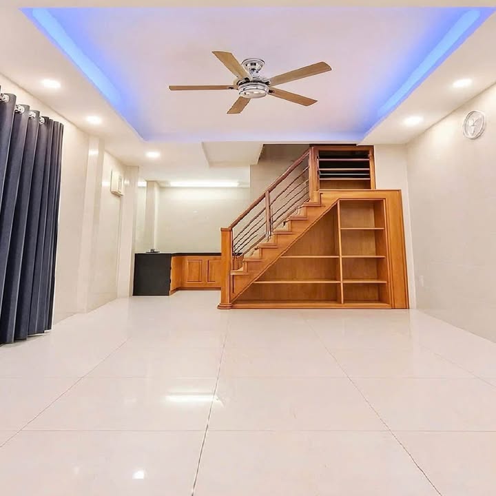 Nhà phố Tô Hiến Thành Quận 10 70m² giá 3.95 tỷ - Thiết kế hiện đại, đầy đủ nội thất!