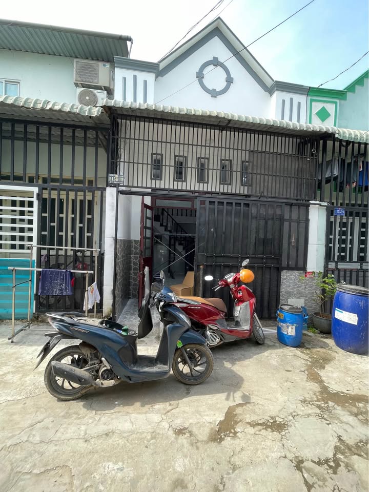 Nhà gác lửng Tân Phước, Dĩ An 48m² giá 1.299 tỷ - Đường xe hơi vào thoải mái!