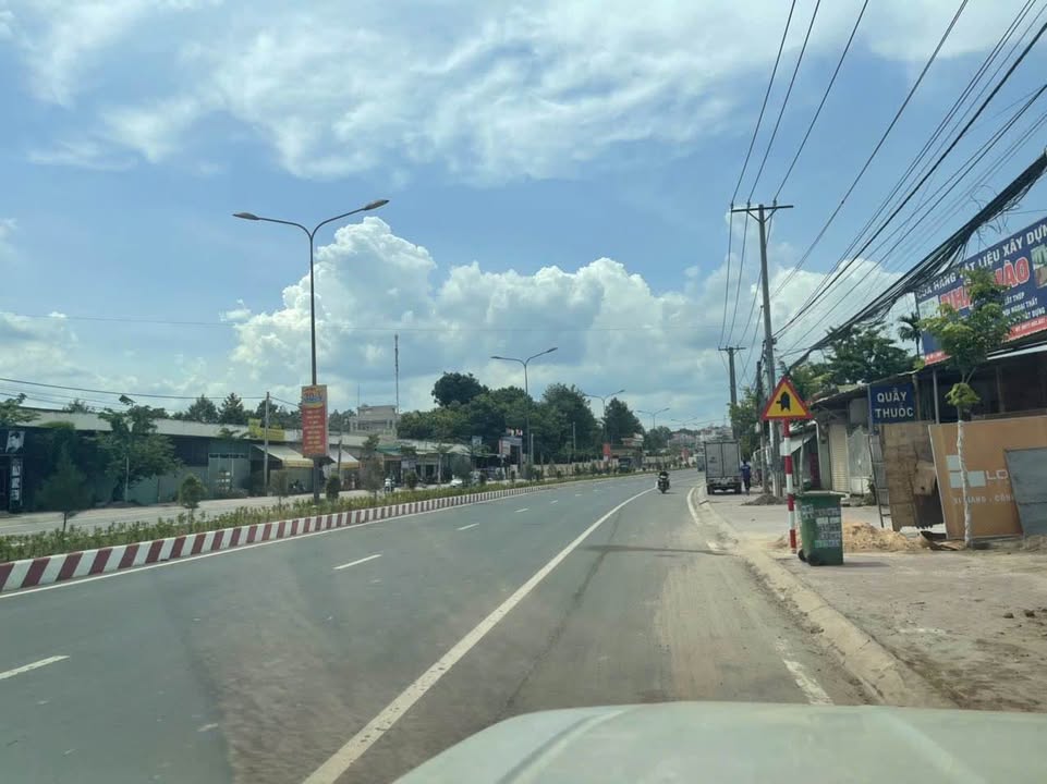 Đất nền kinh doanh đường DH422, phường Tân Uyên, 945m² giá 12 tỷ - Cơ hội đầu tư tuyệt vời!