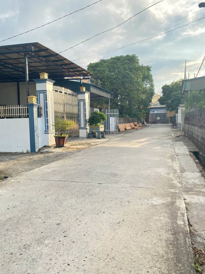 Đất thổ cư Nam Thanh 257m² giá chỉ 1.1 tỷ - Mặt tiền rộng, đầu tư sinh lời!