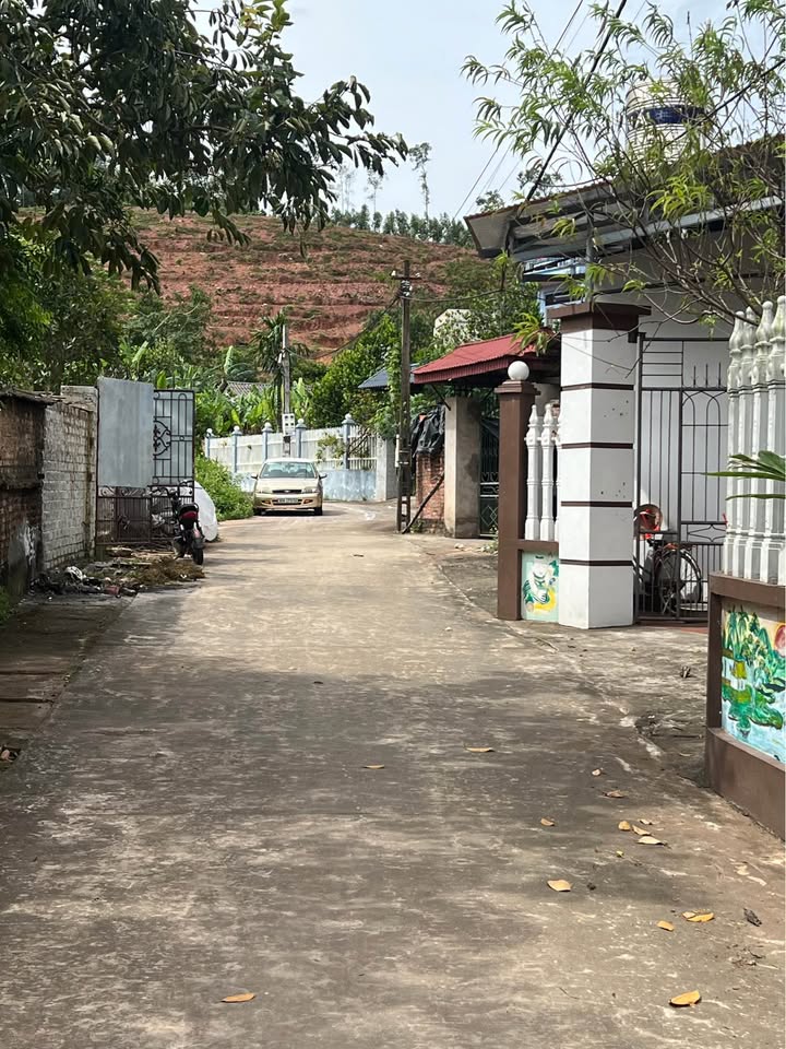 Đất nền góc tại thị trấn Cao Thượng, 121m² chỉ 900 triệu - Đầu tư sinh lời ngay!