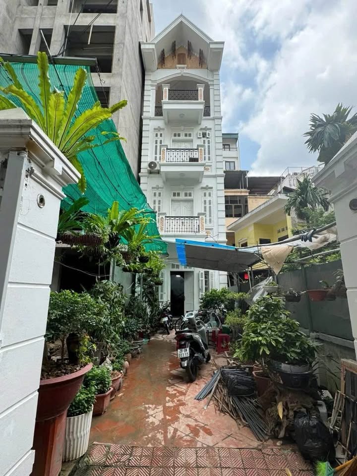 Bán nhà Xuân La Tây Hồ 125m² giá 28 tỷ - Biệt thự sân vườn hiếm có!