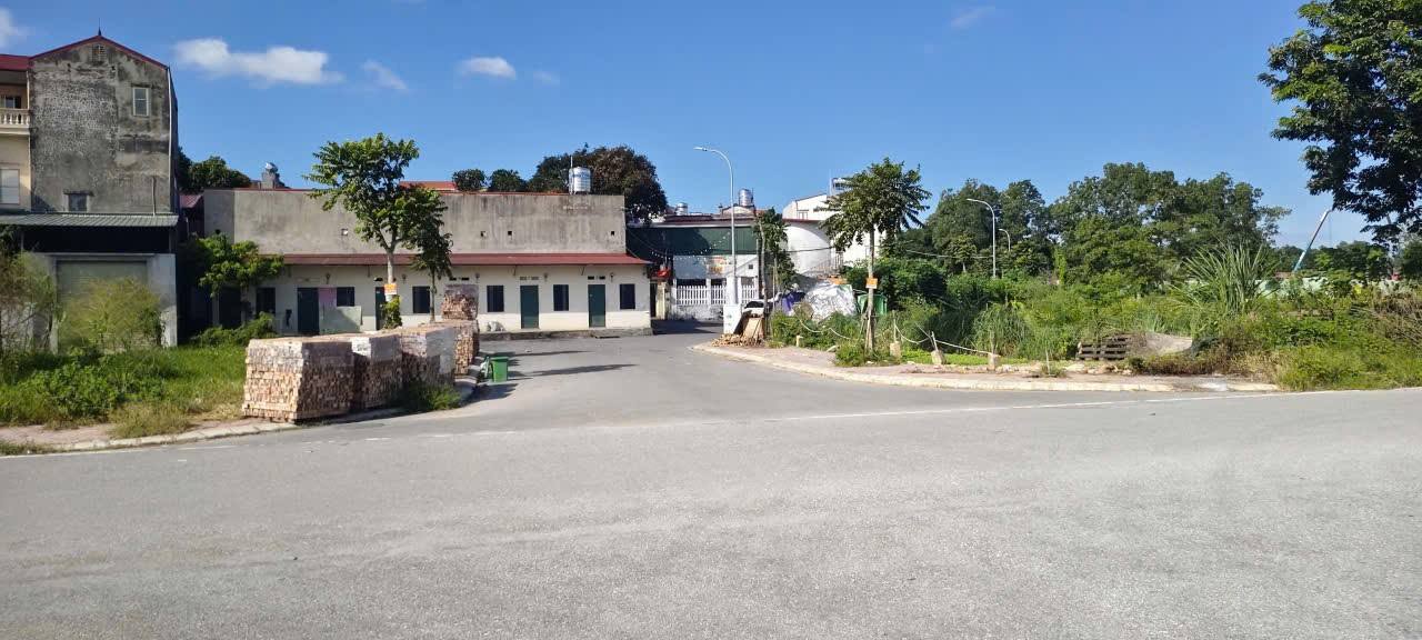 Đất nền góc 3 mặt tiền Đấu Giá Khắc Niệm 120m² giá 1x tỷ - Cơ hội đầu tư hấp dẫn!