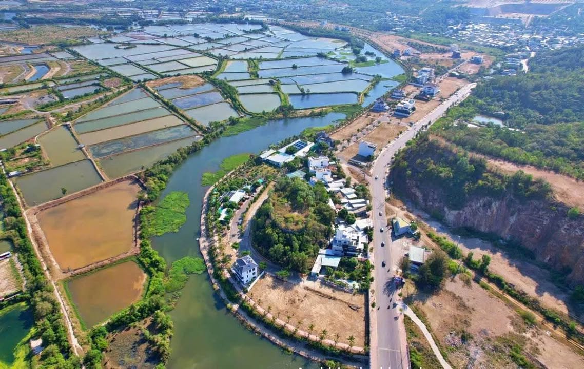 Đất nền KĐT Ven Sông Tắc Nha Trang 140m² giá 3.77 tỷ - Đối diện công viên mát mẻ!