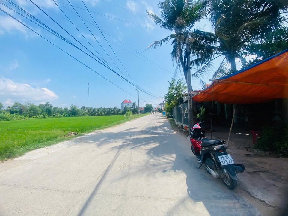 Nhà liền kề 2 mặt tiền P. Ninh Đa 270.6m² giá 2.6 tỷ - Kinh doanh thuận lợi!