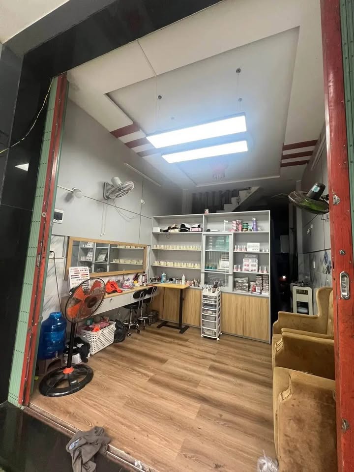 Nhà 4 Tầng Mặt Tiền Phường Hải Cảng 39m² giá 4 tỷ - Kinh doanh sầm uất!