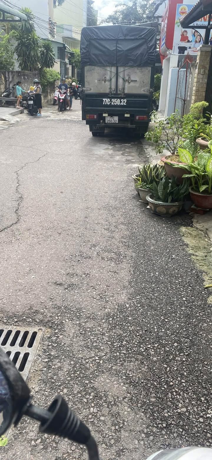 Nhà trọ 3 tầng hẻm 5m Nguyễn Văn Cừ Quy Nhơn 100m² giá 5 tỷ - Dòng tiền ổn định 15 triệu/tháng!