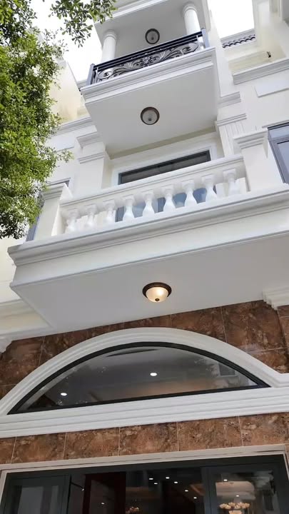 Nhà 2 tầng Phường Dĩ An 60m² giá 4.6 tỷ - Vị trí trung tâm đầy tiện ích!