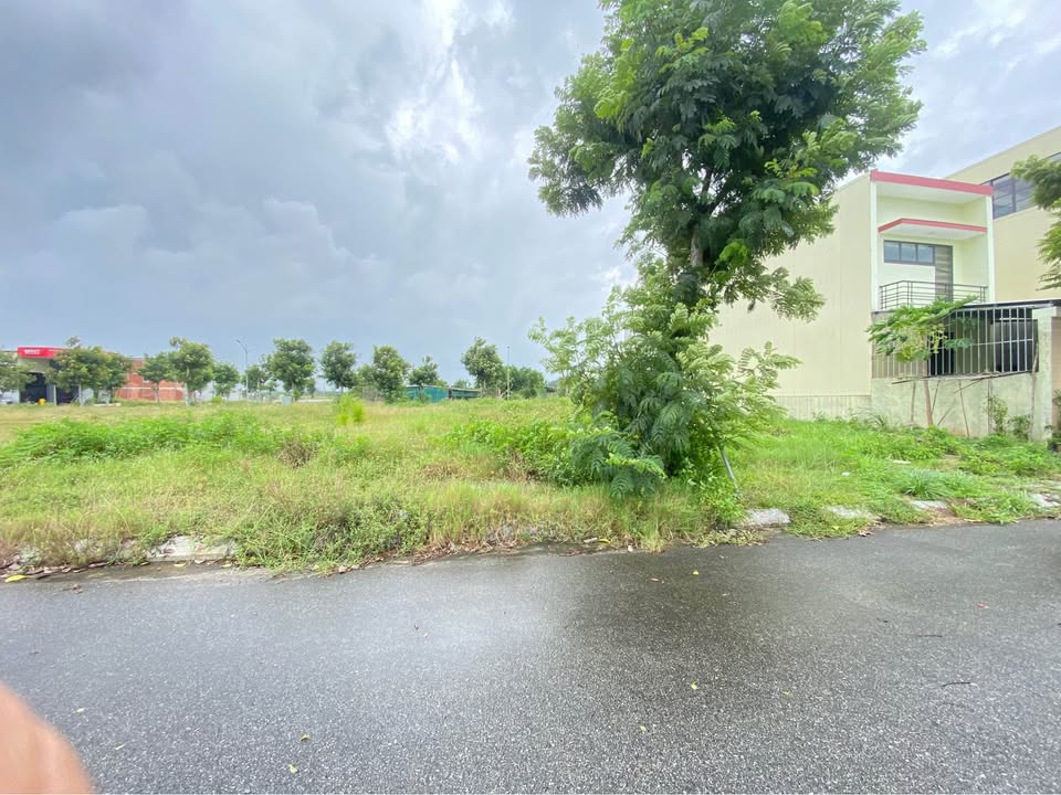 Đất nền Khu dân cư 577 Quảng Ngãi 100m² giá 1.58 tỷ - Vị trí trung tâm, sạch đẹp!