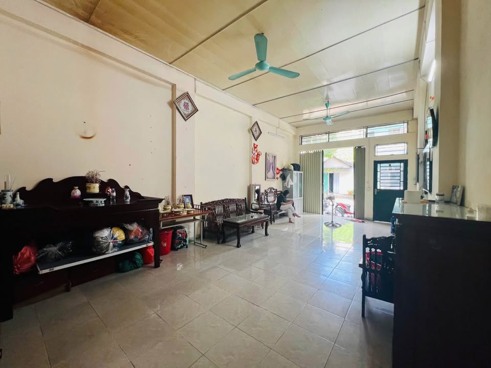 Nhà bán tại Bắc Cường Lào Cai 90m² giá 2.7 tỷ - Sổ đỏ chính chủ!